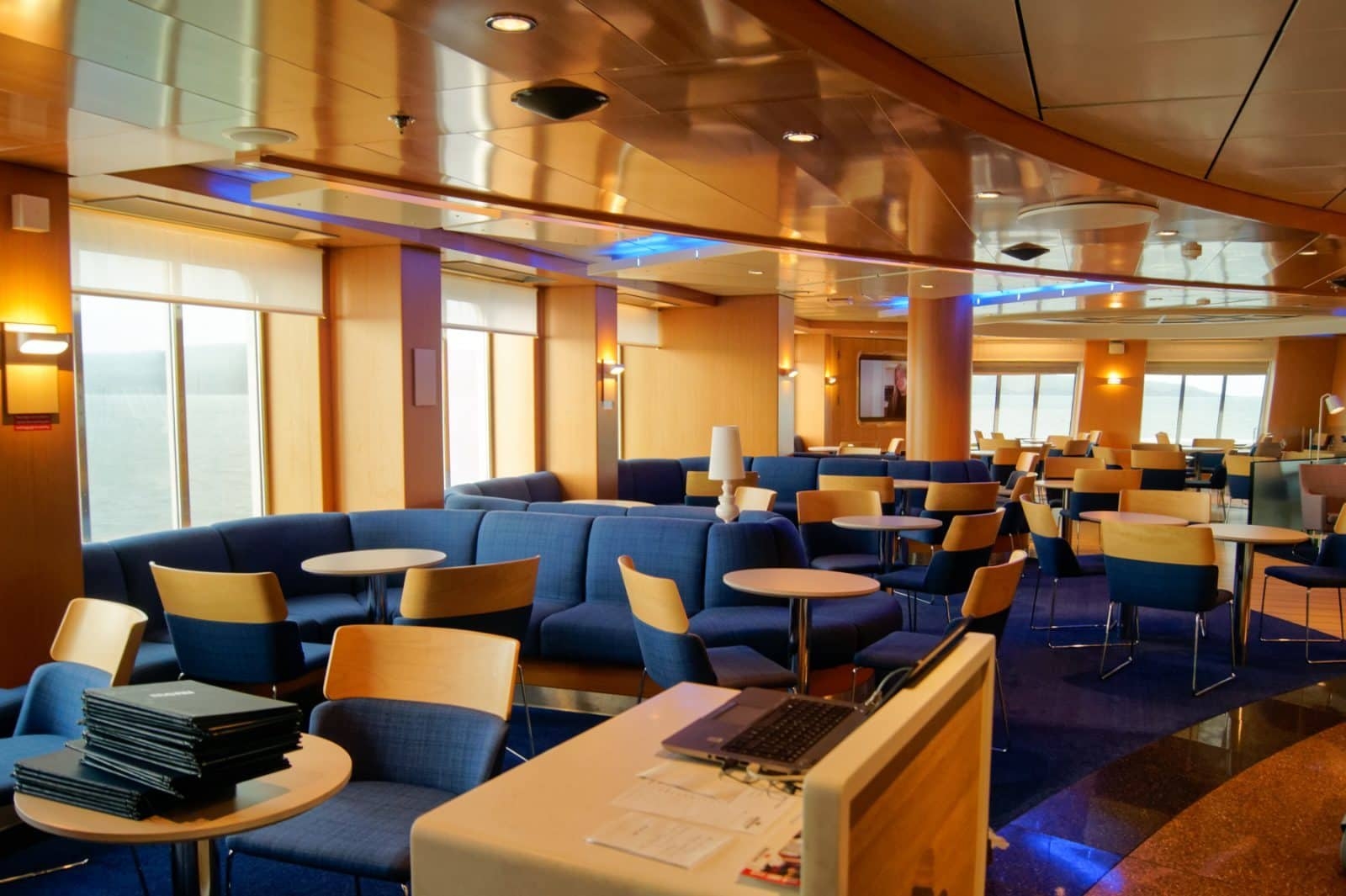 View of the Stena Plus premium lounge. This is located in the same location on deck 7 as were the Met Bar is on Stena Superast VII/VIII.