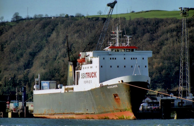 Moondance loading at Larne's Curran Quay. In early January 2001 the linkspan at Warrenpoint harbour, used for loading and discharge by the Heysham ferries, suffered a serious mechanical problem rendering it unusable. As a result Seatruck diverted the service to Larne whilst the problem was rectified. Albert Bridge [CC BY-SA 2.0], via Wikimedia Commons