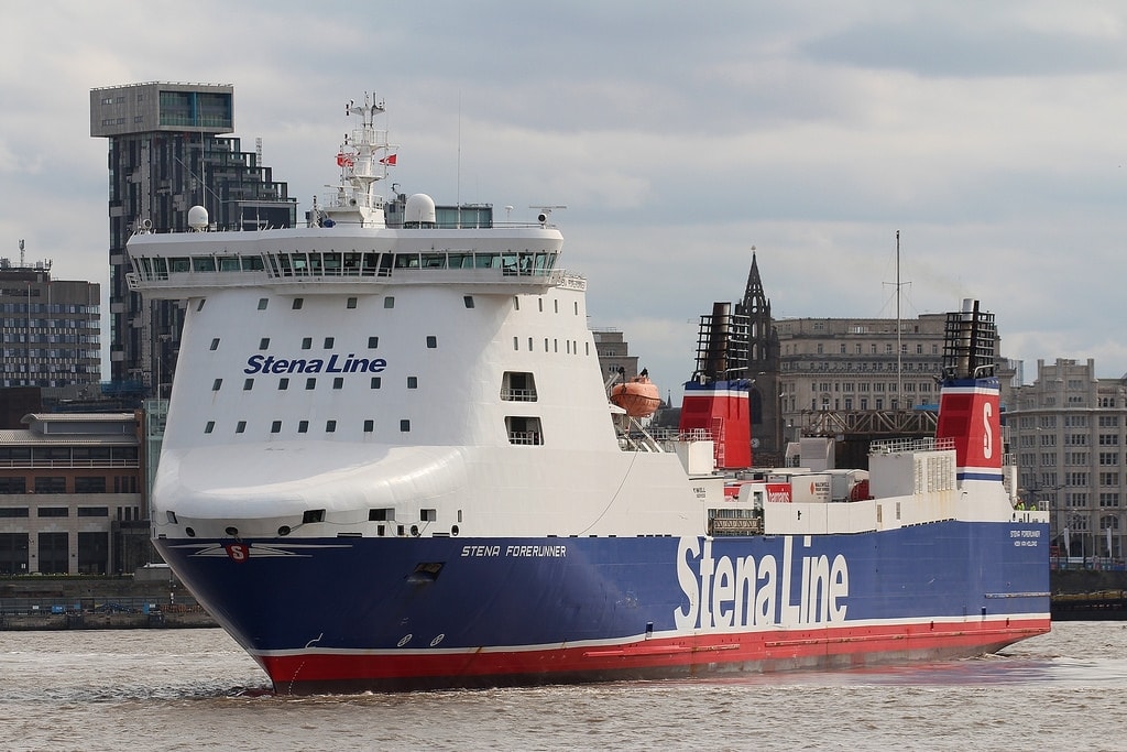 STENA FORERUNNER arrives in Birkenhead for the first time on the morning of August 28th 2018. She was late arriving in the port due to a problem with her starboard gearbox coupling which meant she could only make use of one of her two propeller shafts. She is seen turning to berth at 12 Quays North with the City of Liverpool in the Background. Copyright © Das Boot 160. Flickr.