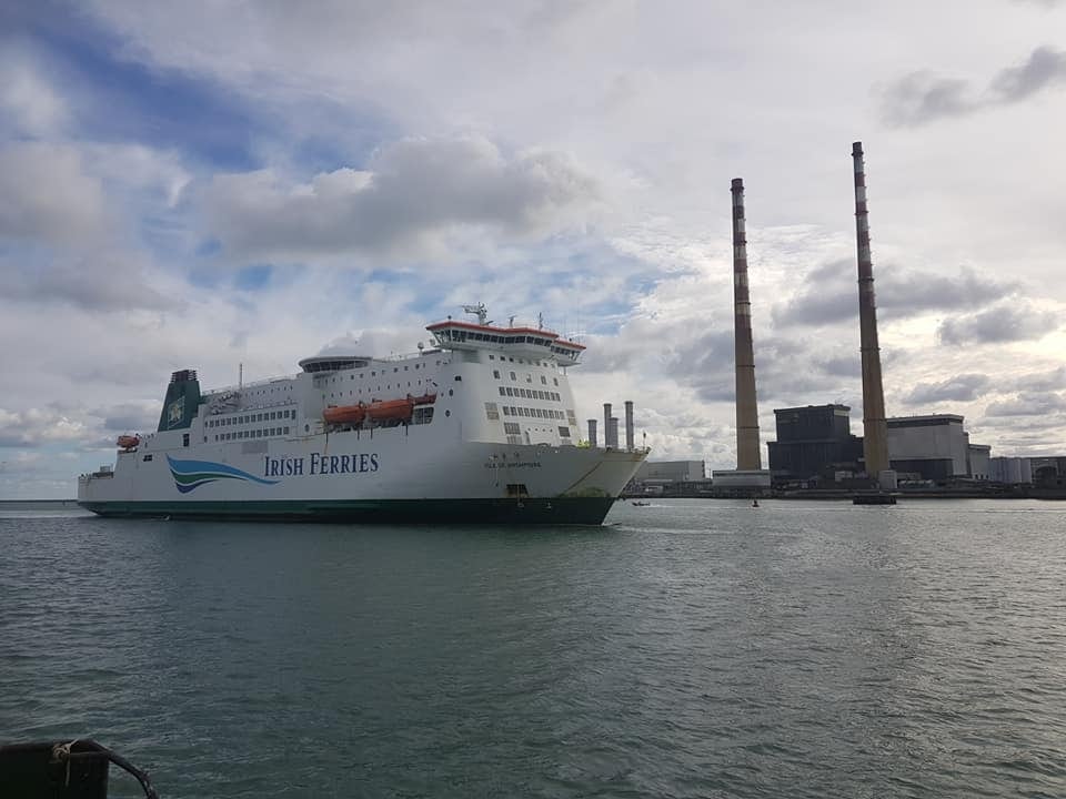Irish Ferries ISLE OF INISHMORE arrives in Dublin on 29.10.18 ahead of releasing ULYSSES from the Dublin - Holyhead service later. Copyright © Robbie Cox.