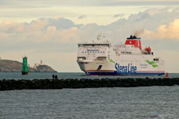 STENA NORDICA arrives in Dublin to release the vessel which replaced her on the Holyhead - Dublin route, STENA SUPERFAST X, on the evening of 28.01.19. Copyright © Gordon Hislip.