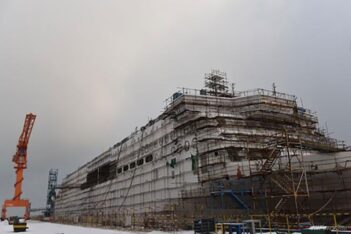 Painting underway on Stena's first E-Flexer, W0263, at AVIC Weihai. Note the snow in the foreground! AVIC Weihai
