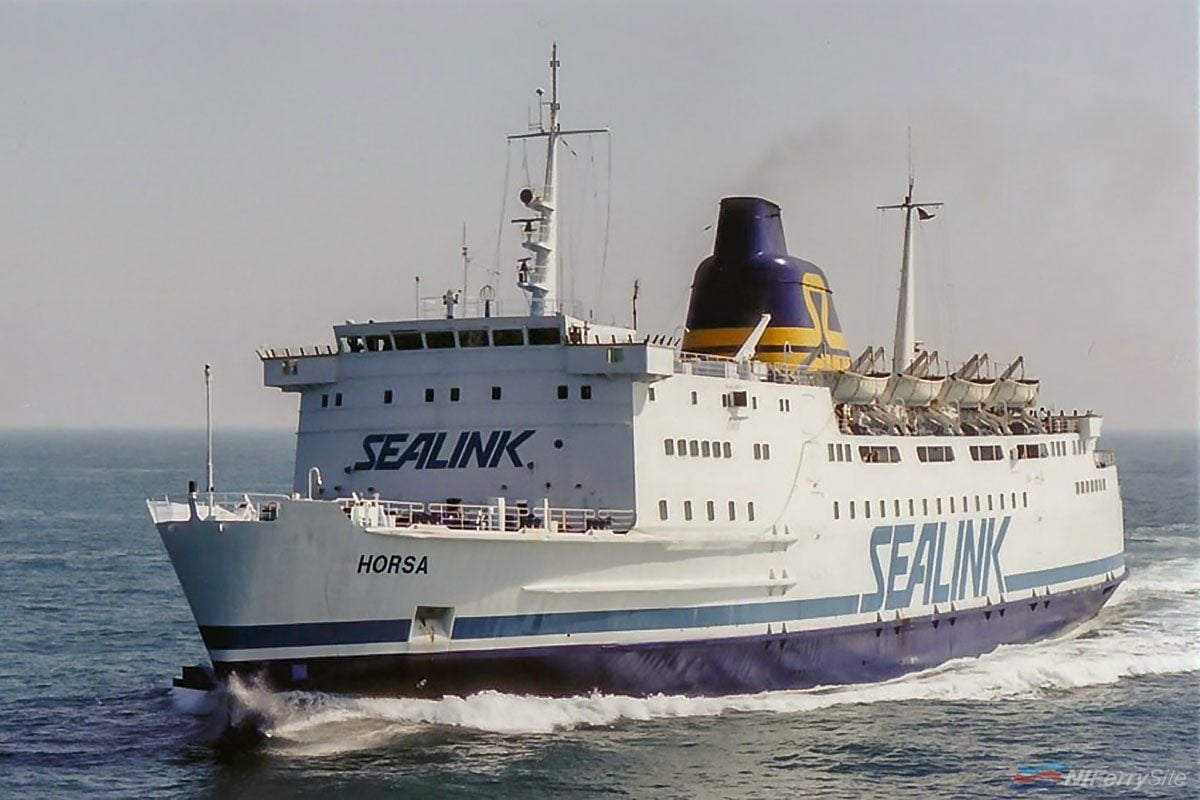 HORSA seen in a transitional colour scheme adopted before the full "Sealink British Ferries" livery was applied after the sale of Sealink to Sea Containers. Copyright © Fotoflite. Scan from the NIFS archive.