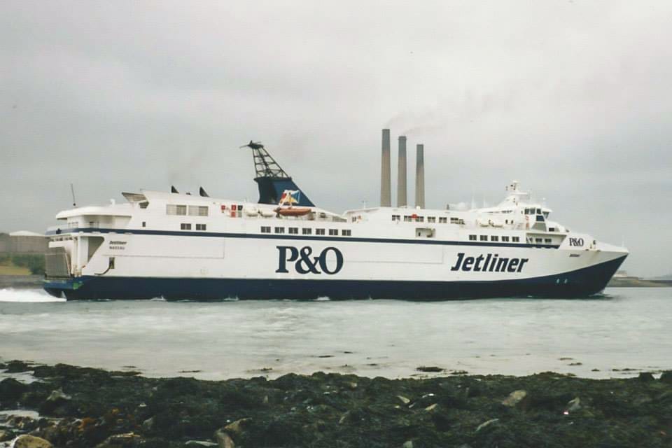 P&O Irish Sea's JETLINER arrives at Larne, 1996. Copyright © Gary Andrews.