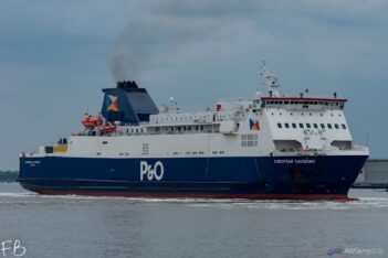 P&O Ferries EUROPEAN CAUSEWAY leaves Cammell Laird on a miserable Monday afternoon, 08.07.19. Copyright © Christopher Triggs.