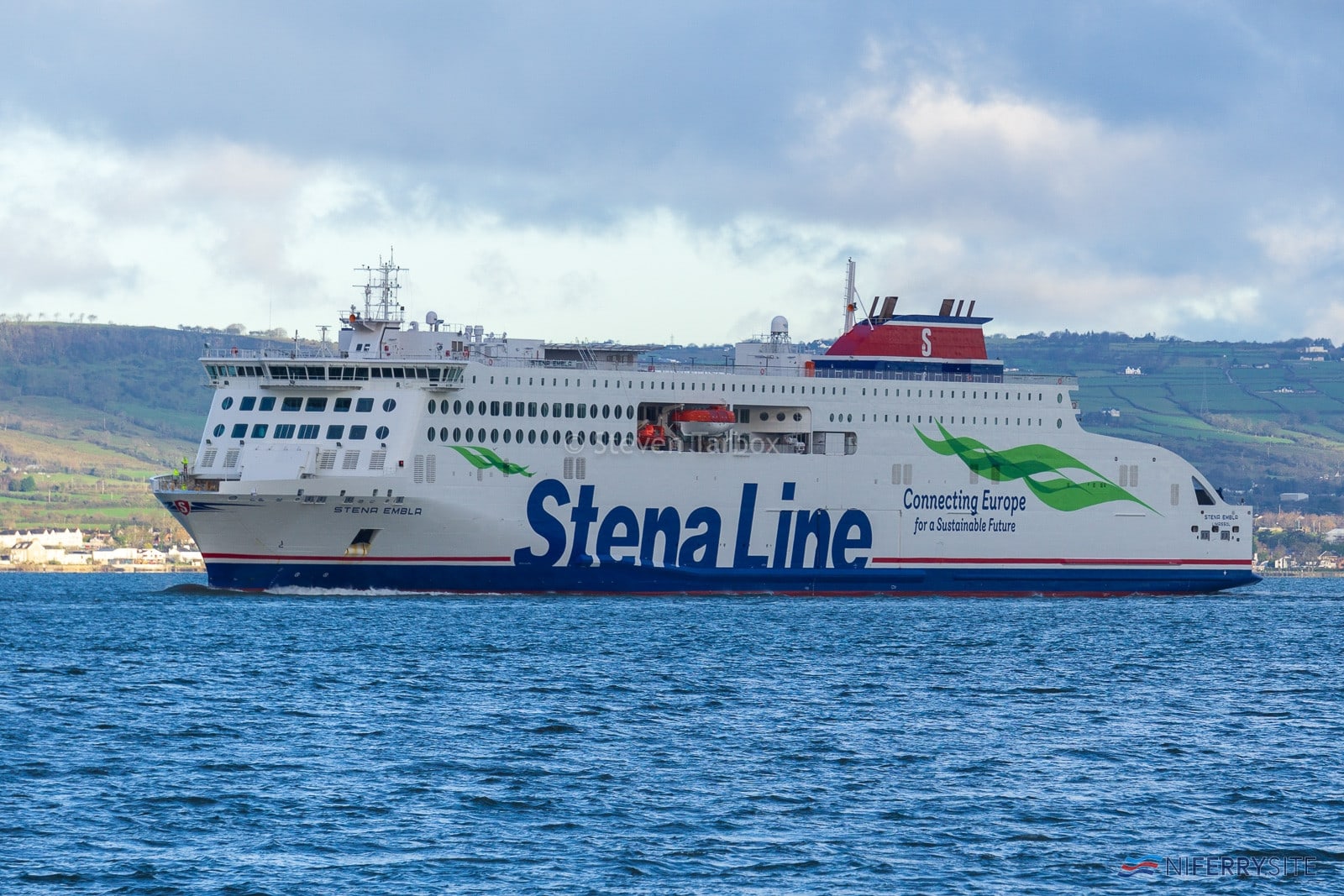 STENA EMBLA arrives at Belfast after a 6,000+ mile journey from China. Copyright © Steven Tarbox / niferry.co.uk.