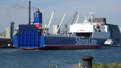 STENA SCOTIA shifts from Albert Quay to Victoria Terminal 1 following layover. Image Copyright Scott Mackey
